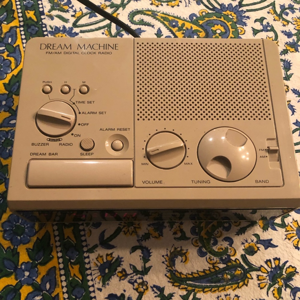Vintage 1980’s working Sony Dream Machine alarm clock.